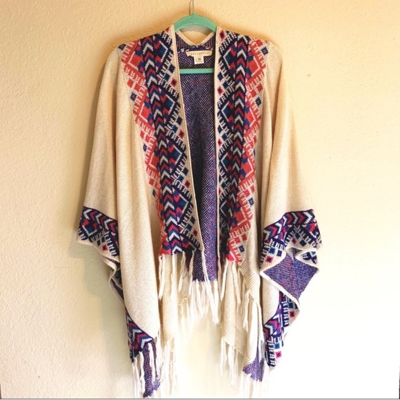 Lovestitch | Boho Tribal Fringe Poncho - Picture 4 of 4